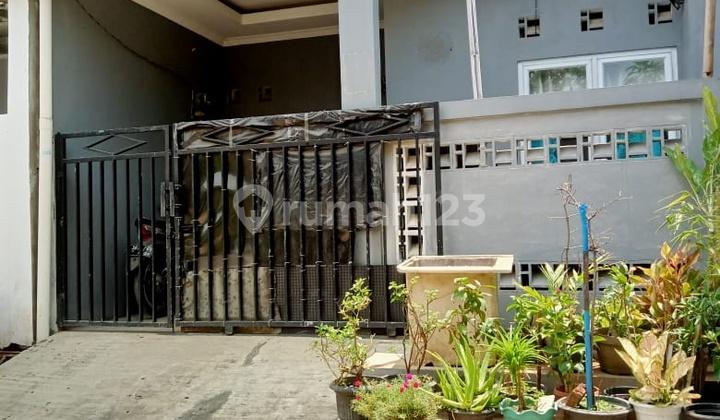 tampak depan rumah 2 lantai termurah,bebas banjir