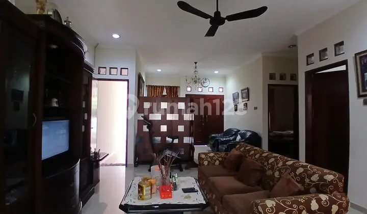 ruang keluarga rumah modern 2 lantai cluster