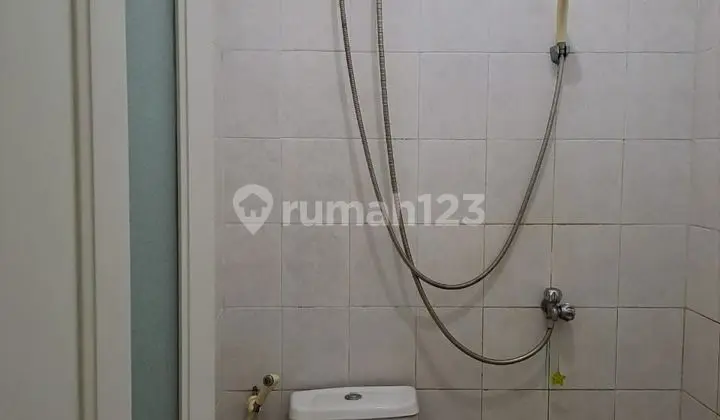kamar mandi rumah 1 lantai di the