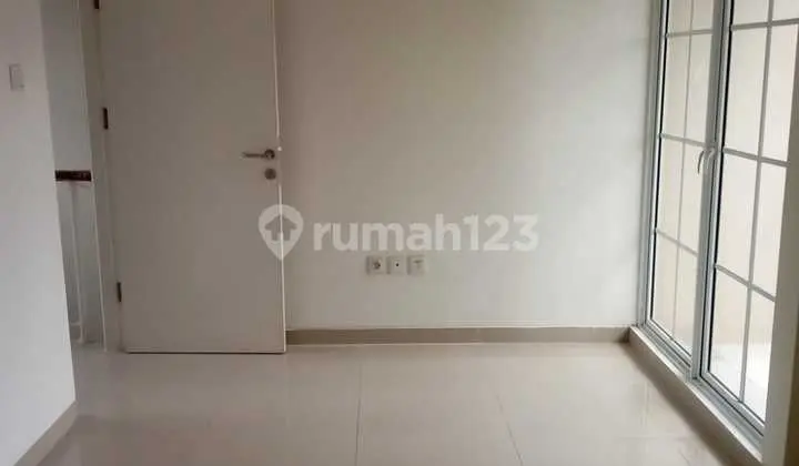 kamar tidur rumah cantik sudah renovasi siap