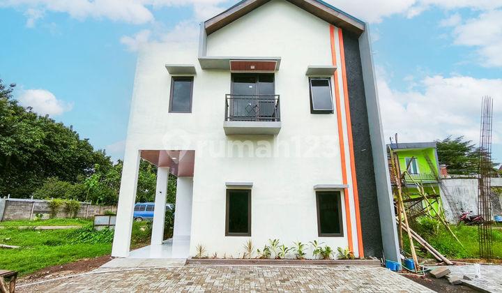 tampak depan rumah 6 kamar tidur shm