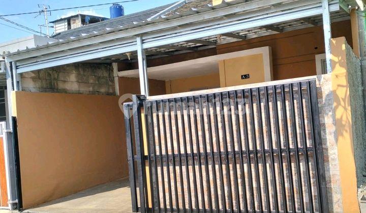 tampak depan dijual rumah baru renov, siap