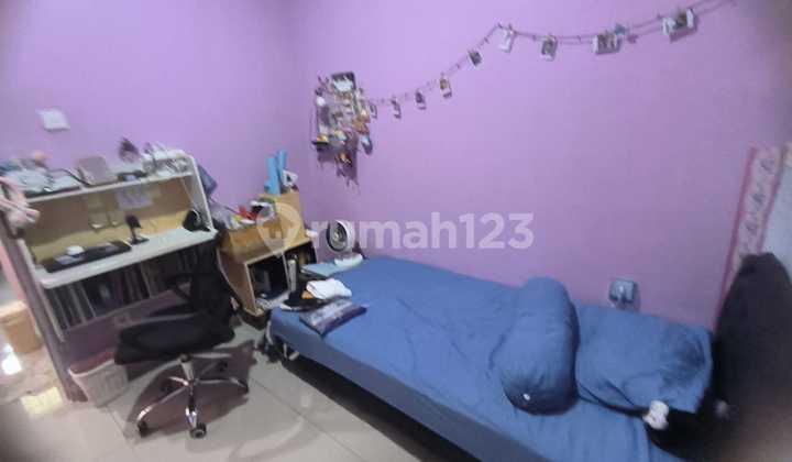 kamar tidur rumah strategis di perumahan villa