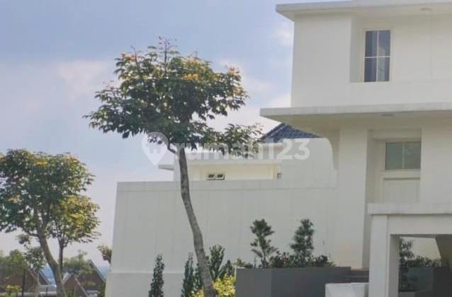 tampak depan rumah cantik brandnew di summarecon
