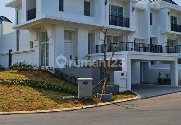 tampak depan rumah cantik brandnew di summarecon