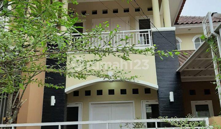 tampak depan rumah jual cepat dijual boulevard