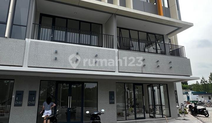 tampak depan dijual/ disewakan ruko the loop