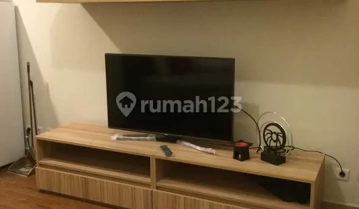 ruang tamu dijual unit studio apartemen saveria,
