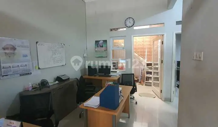 ruang keluarga rumah minimalis di kembang pare