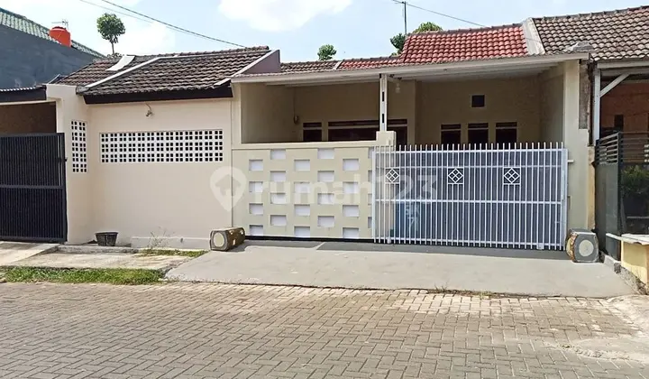 tampak depan rumah siap huni di sanggar