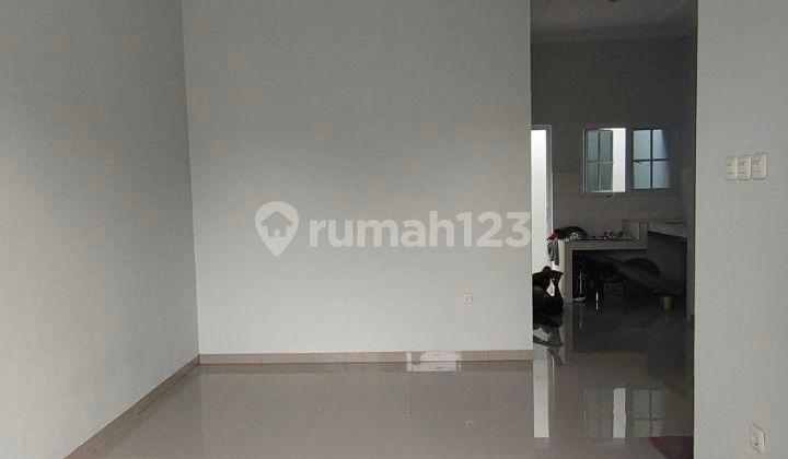 ruang makan rumah 2 lantai tanpa dp