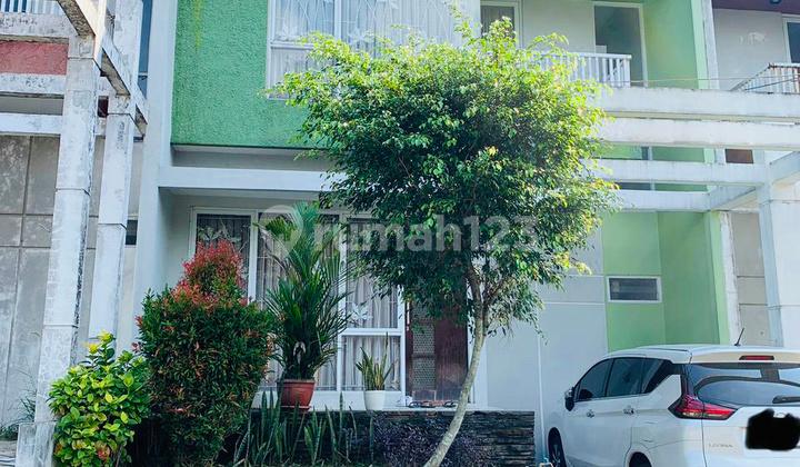 tampak depan rumah baru renovasi view gunung