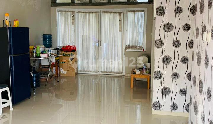 ruang keluarga rumah baru renovasi view gunung