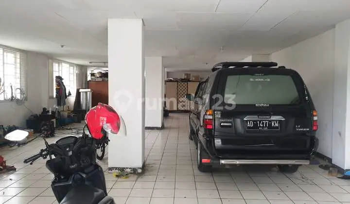 garasi/carport jual rumah jalam cipaganti permai