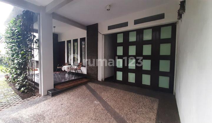 tampak depan jual rumah bagus siap huni