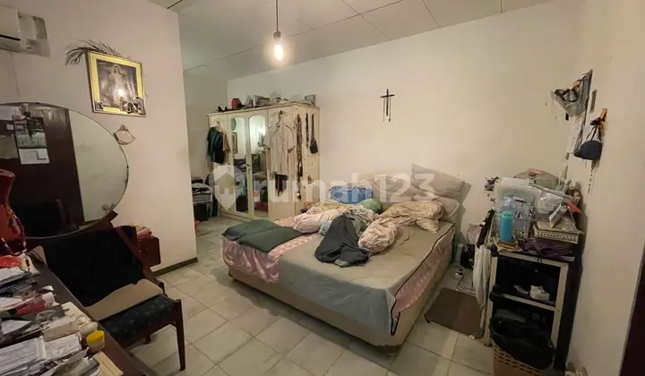 kamar tidur rumah asri 1 lantai halaman