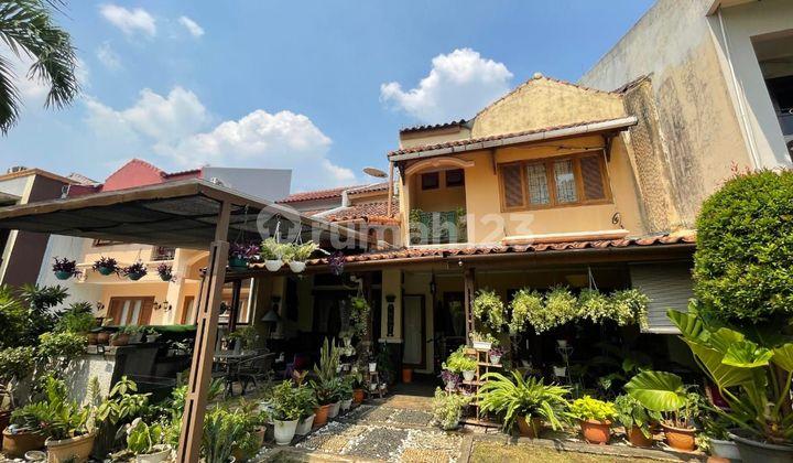 tampak depan rumah 2 lantai graha cinere