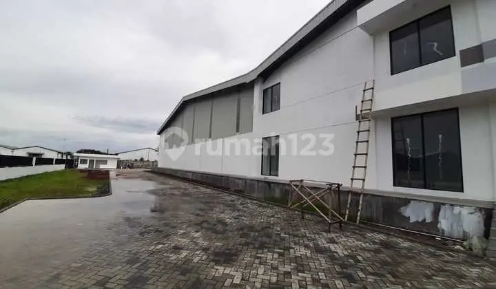 foto lainnya dijual gudang lokasi strategis di