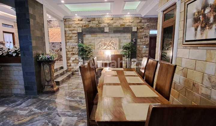 ruang makan rumah di ciseeng telaga kahuripan