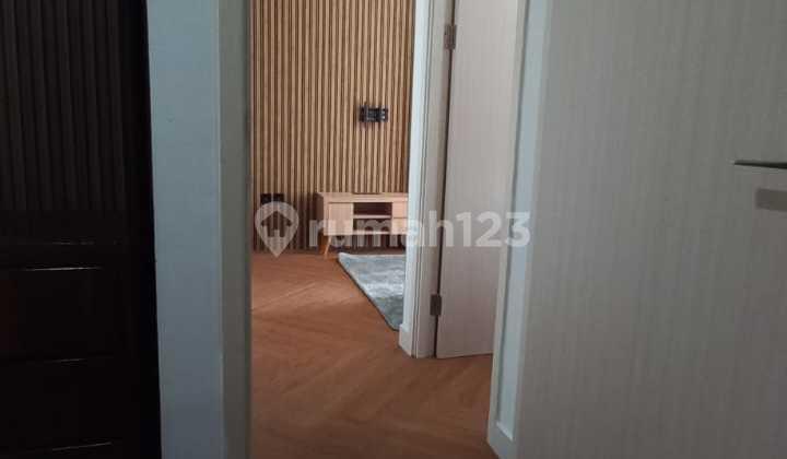 kamar tidur apartemen urbano 2br besar lengkap