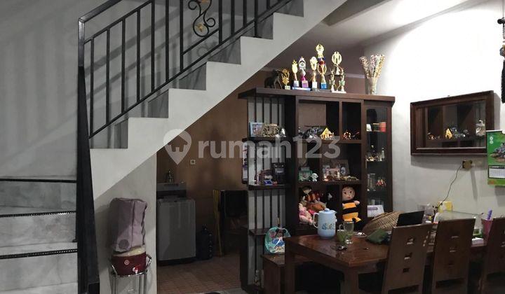 ruang keluarga dijual cepat rumah di perumahan