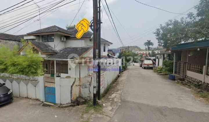 tampak depan rumah nyaman posisi hook di