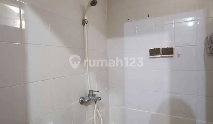 kamar mandi apartemen gunawangsa manyar 2br furnished
