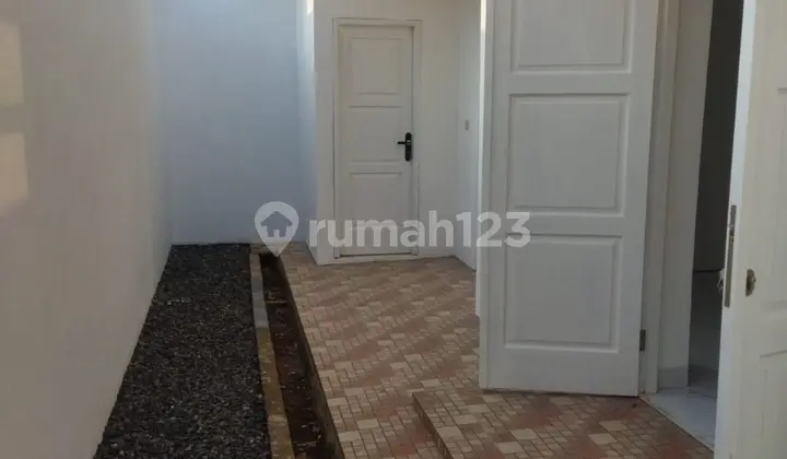 backyard rumah cantik terenovasi shm cibubur,