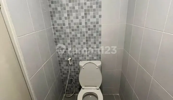 kamar mandi disewakan apartment tokyo riverside pik