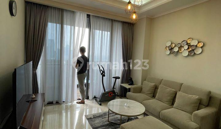 ruang tamu apartemen district 8 senopati bagus