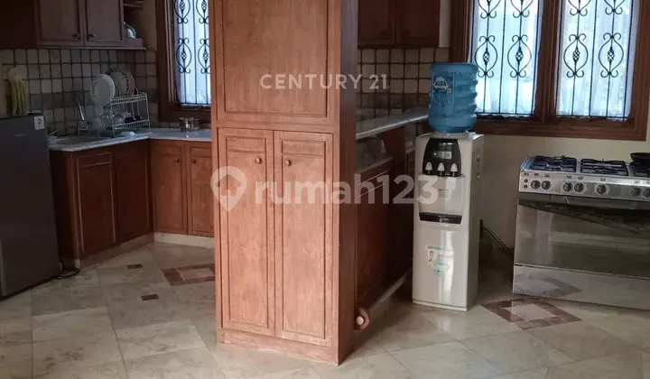 dapur rumah mewah hook strategis di