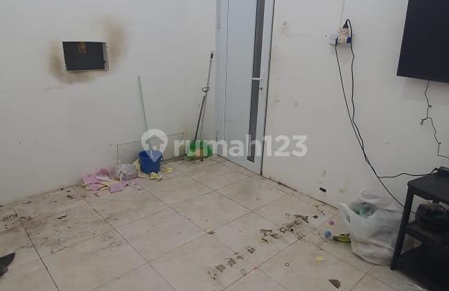 ruang tamu dijual ruko gandeng kompleks perumahan