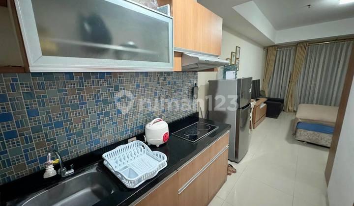 dapur apartement studio di beverly dago