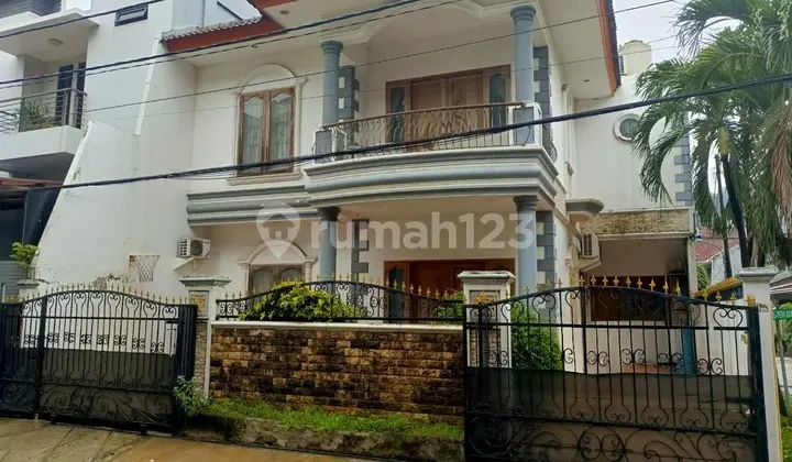 tampak depan rumah siap pakai lokasi strategis