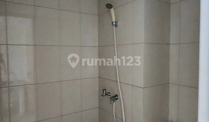 kamar mandi jual murah apartemen the springlake