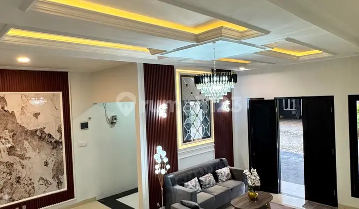 ruang keluarga rumah mewah siap huni posisi