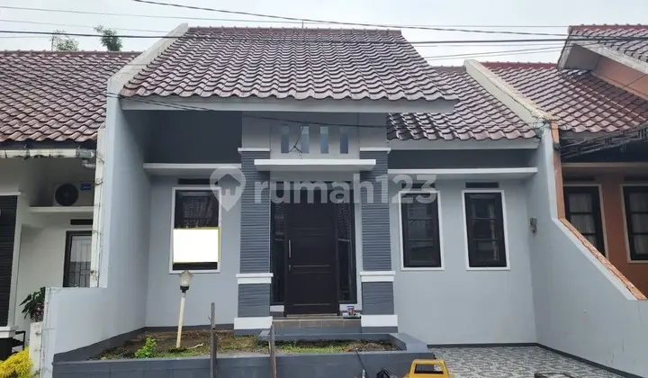 tampak depan rumah strategis hanya 5 menit