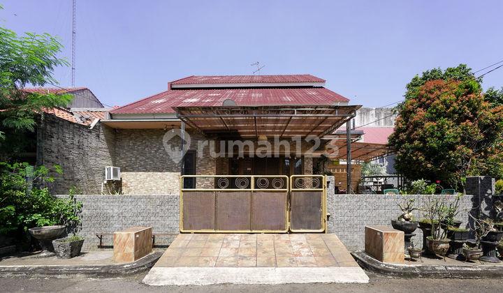 tampak depan rumah lt 258 hadap timur