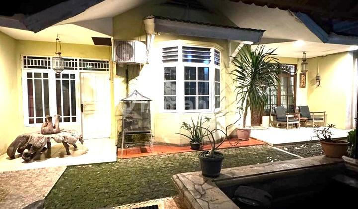 tampak depan rumah depok komplek wisma cakra