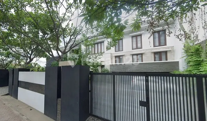 garasi/carport rumah hoek 2lt di puri