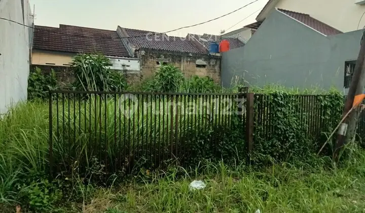 tampak depan tanah di perum pandan valley