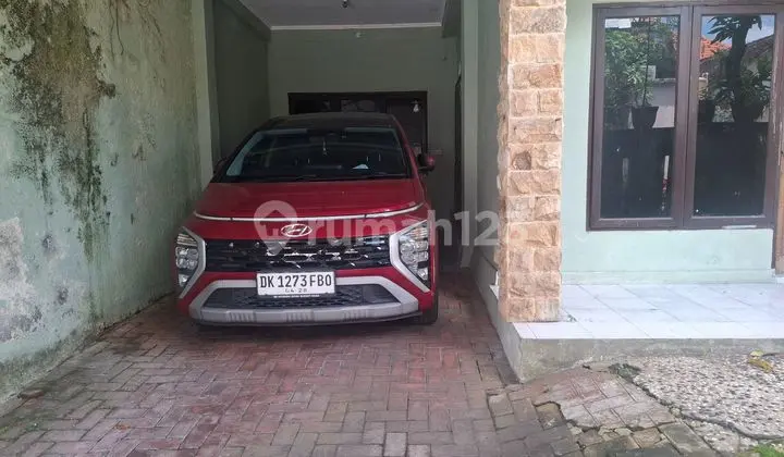 garasi/carport dijual rumah 2 lantai dengan