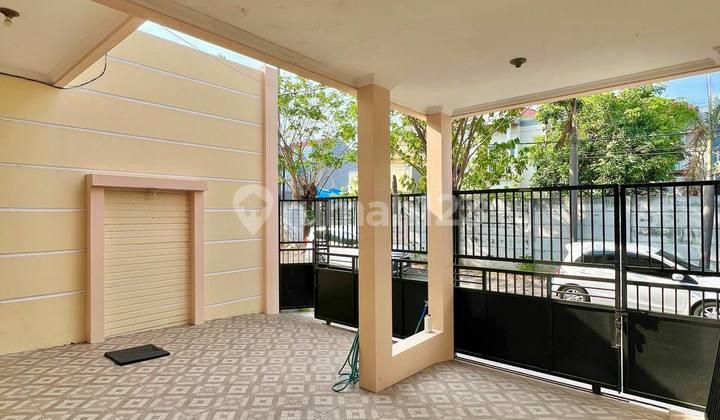 garasi/carport dijual rumah baru renovasi di