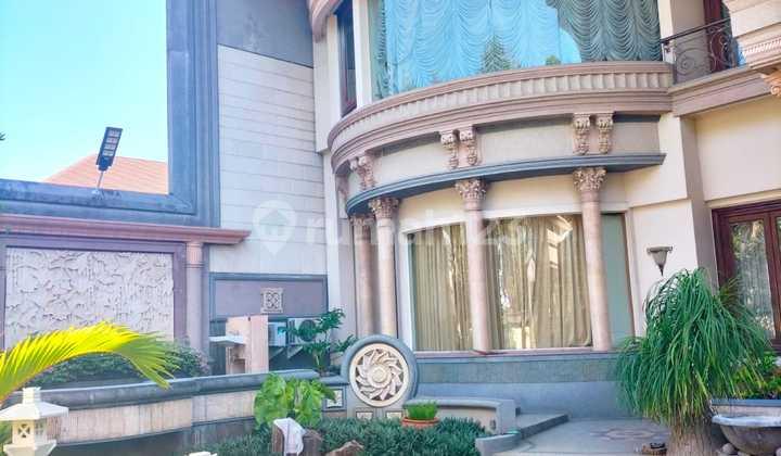 tampak depan jual cepat rumah mewah classic