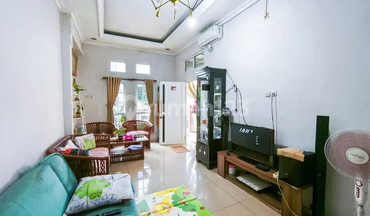 ruang tamu rumah 15 menit ke cibinong