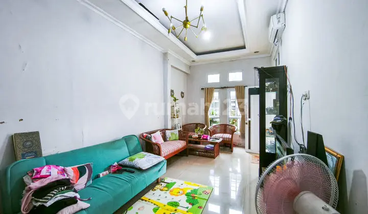 ruang tamu rumah 15 menit ke cibinong