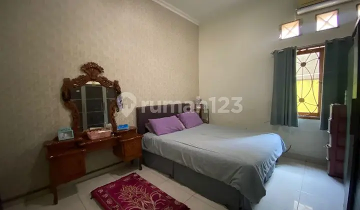 kamar tidur rumah homey dan asri 2