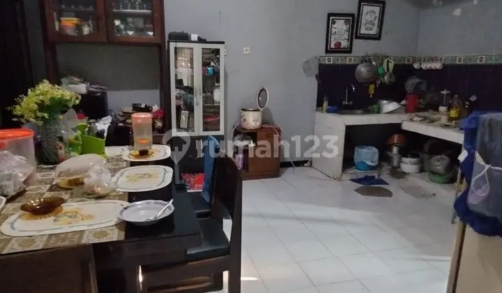 ruang makan rumah siap huni taman aloha