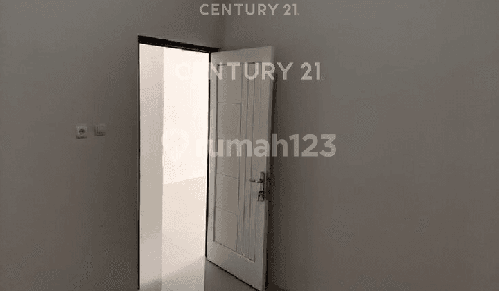 foto lainnya rumah 1 lantai terawat dan