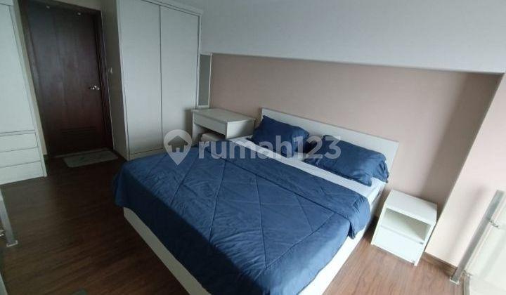 kamar tidur di sewa apartemen u residence